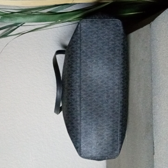 NEW - MICHAEL KORS Black Signature Jet Set Top Zip Tote Shoulder Bag. - Picture 8 of 12